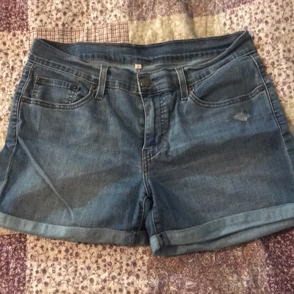 Levi’s short